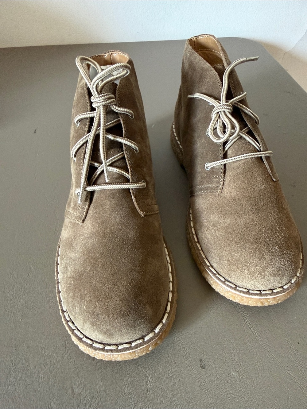 White Mountain Auburn Suede Chukka Boots - Women's Size 6